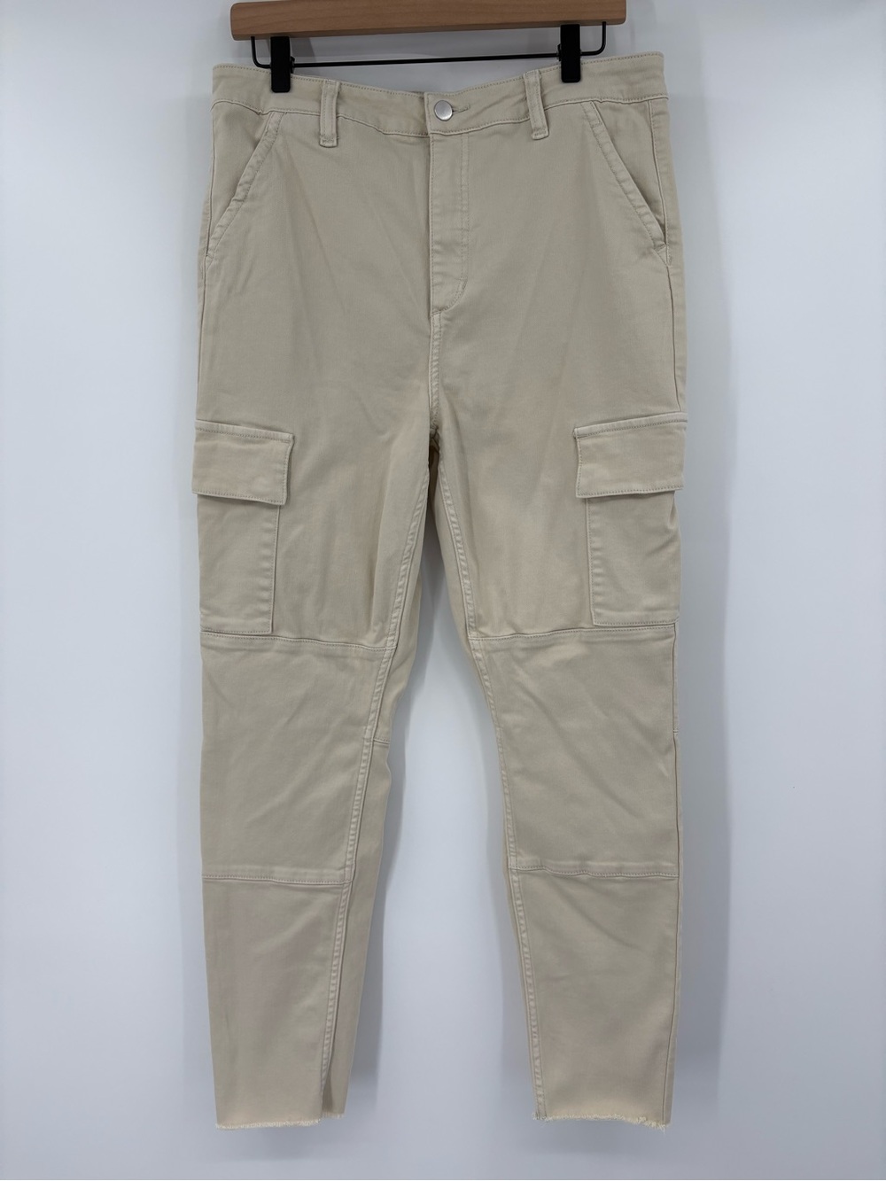 Favorite Daughter Super High Rise Cargo Skinny Ankle Pants Cream Beige Size 32 - Picture 4 of 10